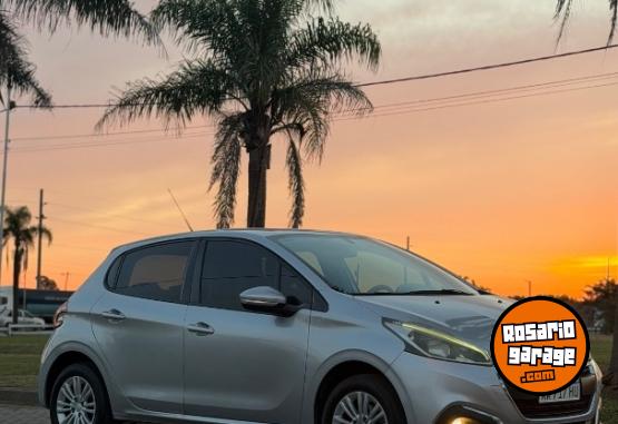 Autos - Peugeot 208 2016 Nafta 90000Km - En Venta