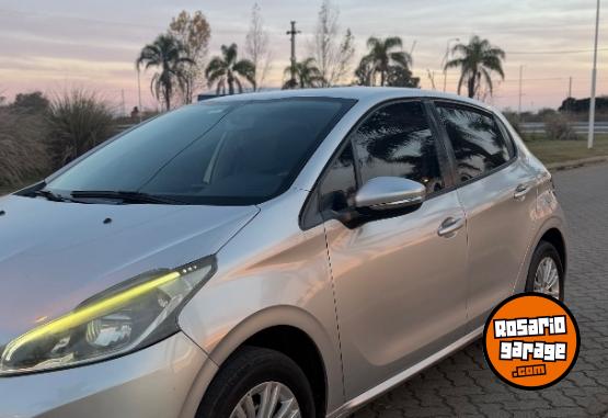 Autos - Peugeot 208 2016 Nafta 90000Km - En Venta