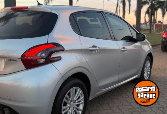 Autos - Peugeot 208 2016 Nafta 90000Km - En Venta