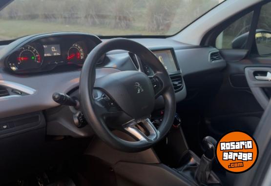 Autos - Peugeot 208 2016 Nafta 90000Km - En Venta