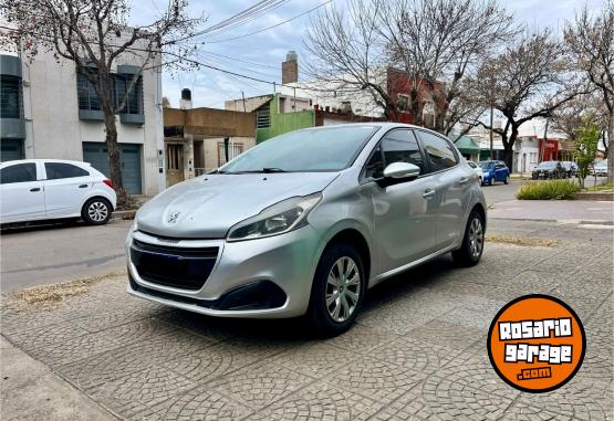 Autos - Peugeot 208 2017 Nafta 137000Km - En Venta