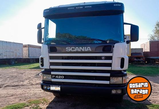 Camiones y Gr�as - Scania P124 420 Hp - A�o 2006 - En Venta
