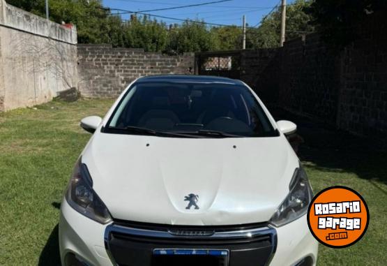 Autos - Peugeot 208 2017 Nafta 98000Km - En Venta