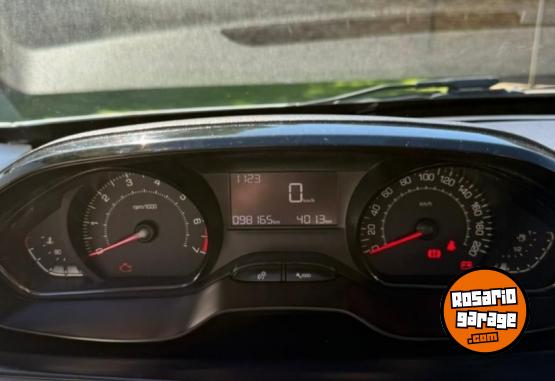 Autos - Peugeot 208 2017 Nafta 98000Km - En Venta