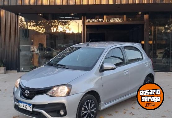 Autos - Toyota ETIOS XLS 2020 Nafta 80000Km - En Venta