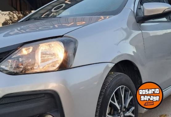 Autos - Toyota ETIOS XLS 2020 Nafta 80000Km - En Venta