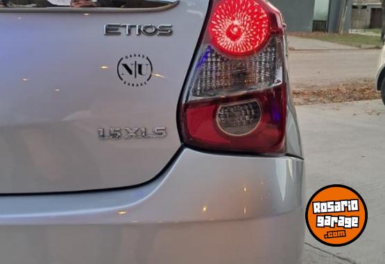 Autos - Toyota ETIOS XLS 2020 Nafta 80000Km - En Venta