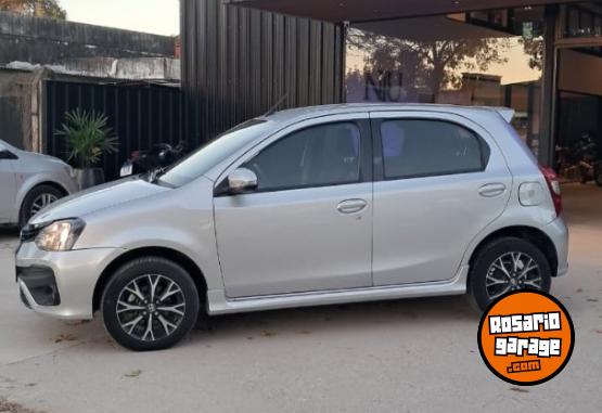 Autos - Toyota ETIOS XLS 2020 Nafta 80000Km - En Venta