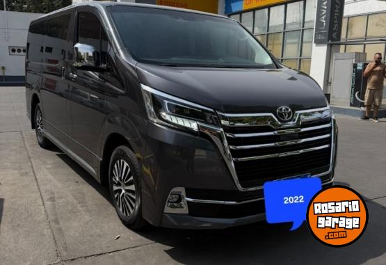 Utilitarios - Toyota Hiace wagon 2.8 2022 Diesel 82000Km - En Venta