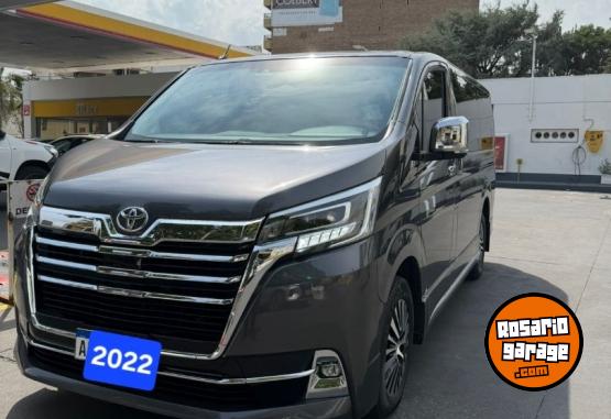 Utilitarios - Toyota Hiace wagon 2.8 2022 Diesel 82000Km - En Venta