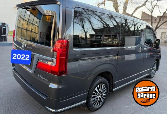 Utilitarios - Toyota Hiace wagon 2.8 2022 Diesel 82000Km - En Venta