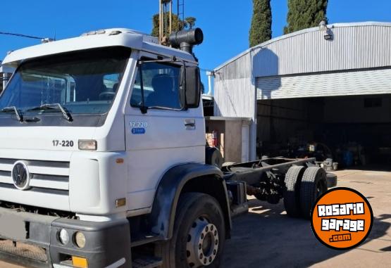 Camiones y Gr�as - CAMION VW 17220 - En Venta