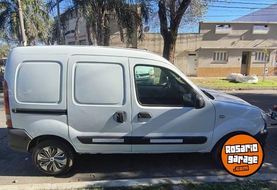 Utilitarios - Renault Kangoo 2017 GNC 111111Km - En Venta