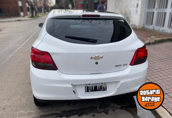 Autos - Chevrolet Onix LTZ 2015 Nafta 99999Km - En Venta