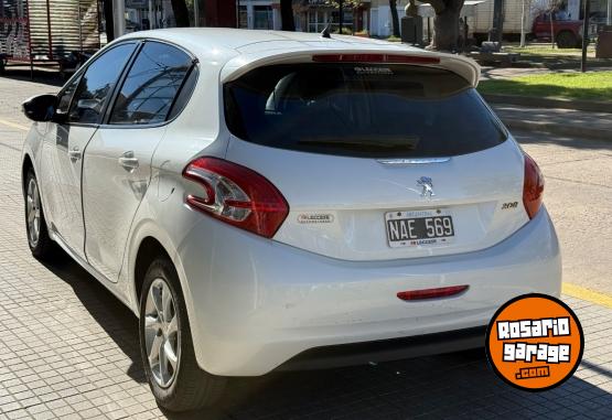 Autos - Peugeot 208 ALLURE 1.5 NAV 2013 Nafta 143000Km - En Venta
