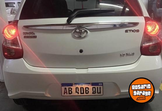 Autos - Toyota ETIOS 2017 Nafta 70000Km - En Venta
