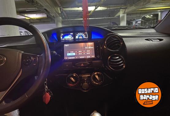 Autos - Toyota ETIOS 2017 Nafta 70000Km - En Venta