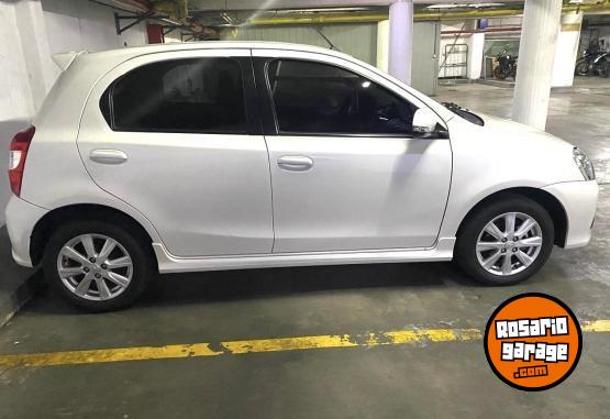 Autos - Toyota ETIOS 2017 Nafta 70000Km - En Venta