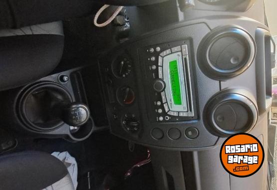 Autos - Ford Fiesta Ambiente Mp3 2009 Nafta 125000Km - En Venta