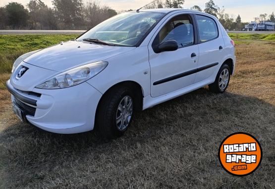 Autos - Peugeot 207 2013 Nafta 92000Km - En Venta