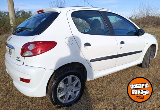 Autos - Peugeot 207 2013 Nafta 92000Km - En Venta