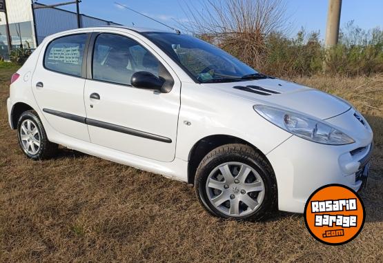 Autos - Peugeot 207 2013 Nafta 92000Km - En Venta
