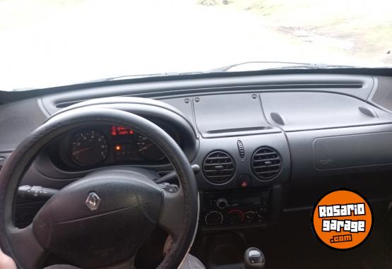 Utilitarios - Renault Kangoo 2015 GNC 190000Km - En Venta