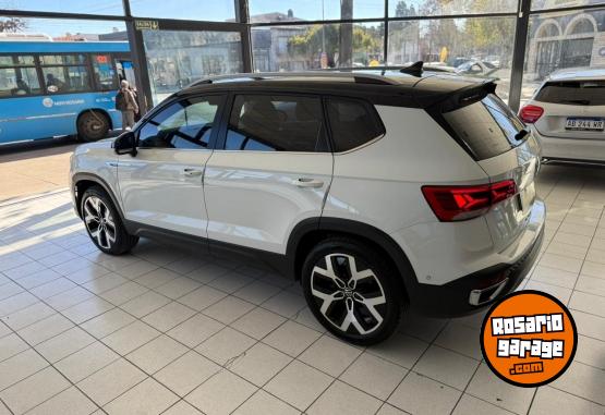 Autos - Volkswagen Taos Highline AT 2024 Nafta 50000Km - En Venta