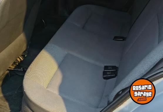 Autos - Volkswagen Gol Trend 2010 Nafta 125600Km - En Venta