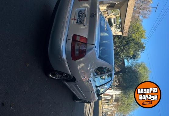 Autos - Volkswagen POLO 2005 Nafta 420000Km - En Venta