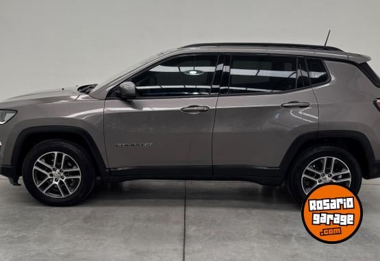 Camionetas - Jeep Compass Sport impecable 2019 Nafta 100000Km - En Venta
