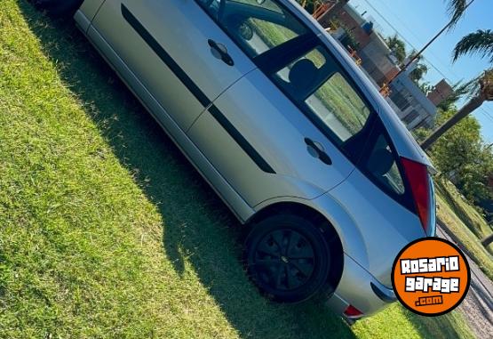 Autos - Ford Focus 2003 Nafta 100000Km - En Venta