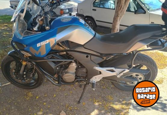 Motos - CF 650 MT 2023 Nafta 16500Km - En Venta