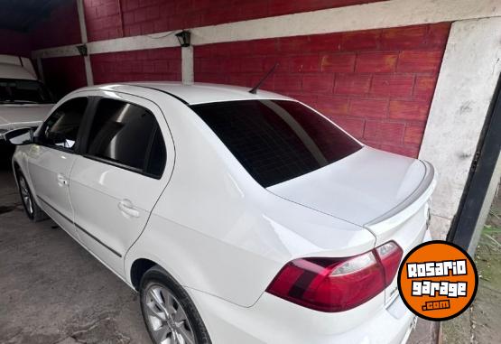 Autos - Volkswagen Voyage 1.6 Highline 2017 GNC 147500Km - En Venta