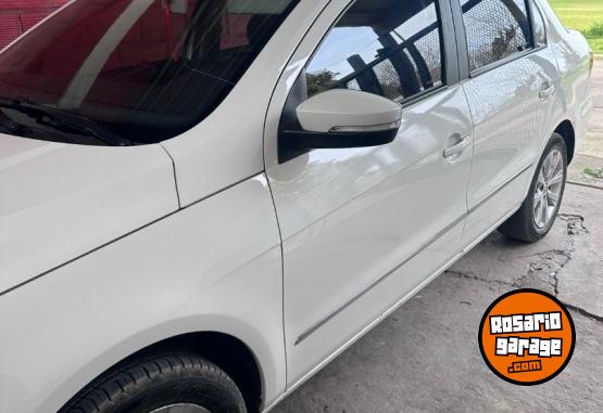 Autos - Volkswagen Voyage 1.6 Highline 2017 GNC 147500Km - En Venta
