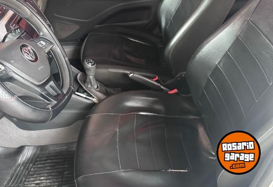 Autos - Volkswagen Voyage 1.6 Highline 2017 GNC 147500Km - En Venta