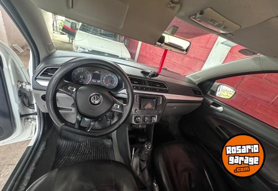 Autos - Volkswagen Voyage 1.6 Highline 2017 GNC 147500Km - En Venta