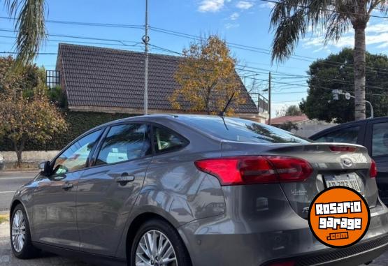 Autos - Ford Focus SE Plus 2018 Nafta 105000Km - En Venta