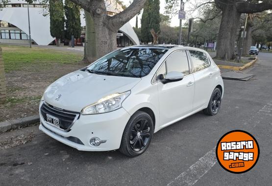 Autos - Peugeot 208 2015 Nafta 82000Km - En Venta