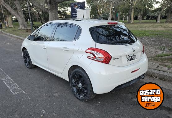 Autos - Peugeot 208 2015 Nafta 82000Km - En Venta