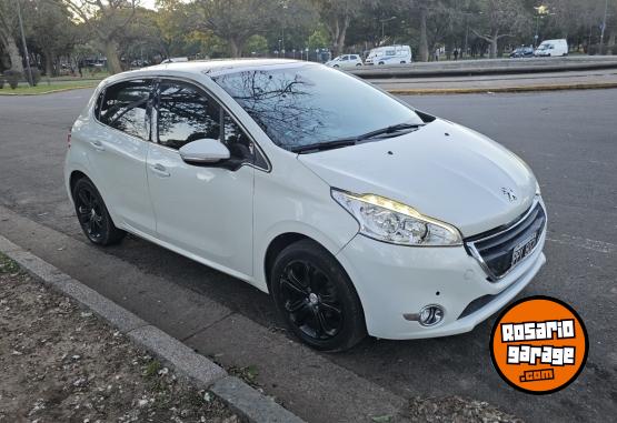 Autos - Peugeot 208 2015 Nafta 82000Km - En Venta