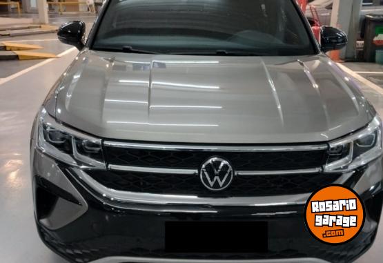Autos - Volkswagen TAOS HIGHLINE BITONO 2024 Nafta 17000Km - En Venta