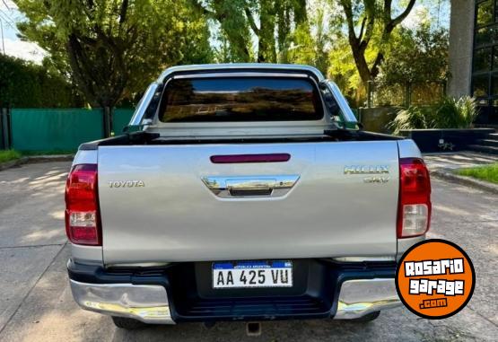Camionetas - Toyota HILUX SRV MT 2016 Diesel 160000Km - En Venta