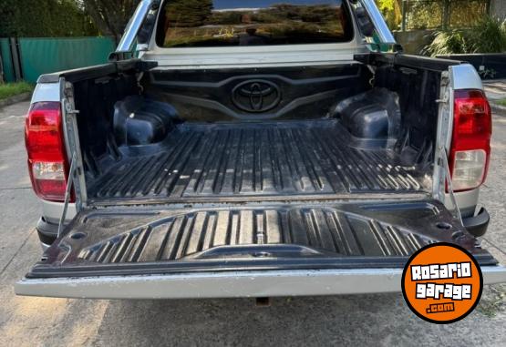 Camionetas - Toyota HILUX SRV MT 2016 Diesel 160000Km - En Venta