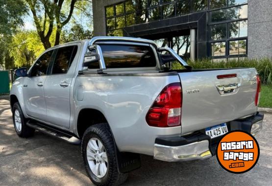 Camionetas - Toyota HILUX SRV MT 2016 Diesel 160000Km - En Venta