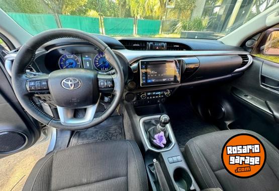 Camionetas - Toyota HILUX SRV MT 2016 Diesel 160000Km - En Venta