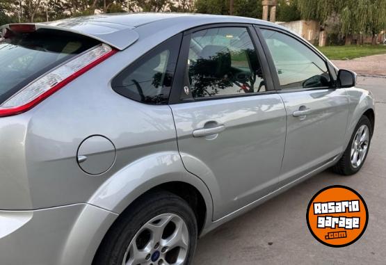 Autos - Ford Focus 2 Ghia 2.0 2011 Nafta 150000Km - En Venta