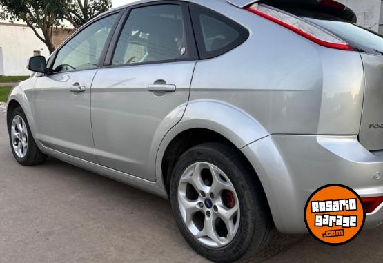 Autos - Ford Focus 2 Ghia 2.0 2011 Nafta 150000Km - En Venta