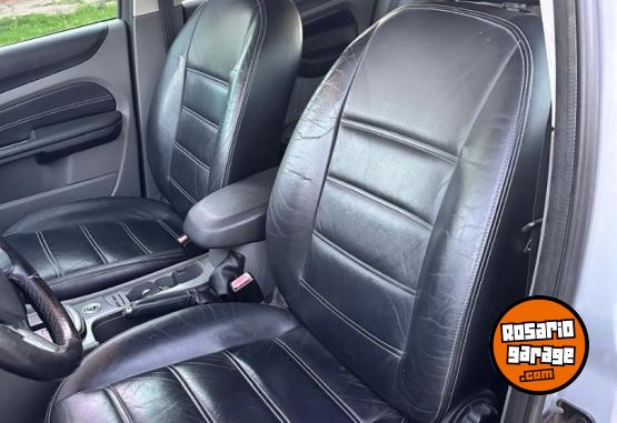 Autos - Ford Focus 2 Ghia 2.0 2011 Nafta 150000Km - En Venta