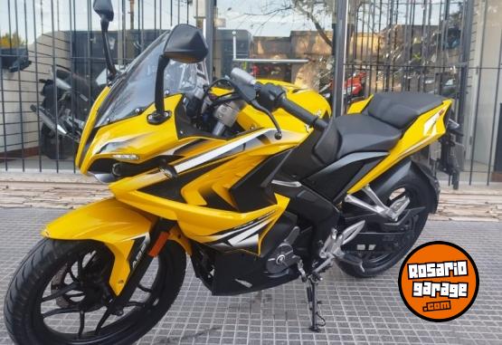 Motos - Bajaj Rouser Rs 200 2018 Nafta 8400Km - En Venta
